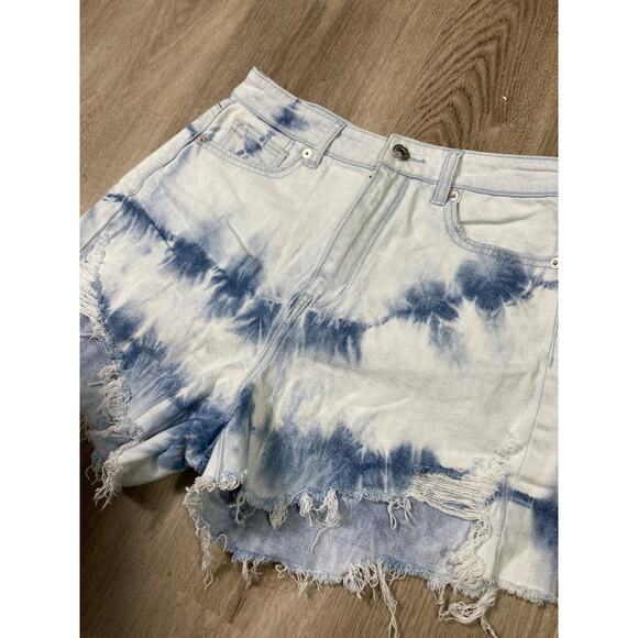 American Eagle Women's Tie Dye Denim Shorts Boyfriend Shortie Size 4 Blue Casual - Picture 4 of 12